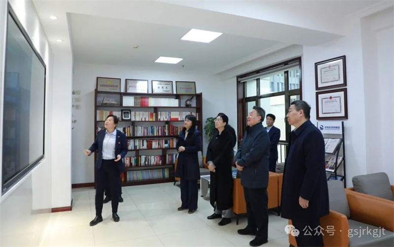 祁建邦一行調(diào)研慰問(wèn)部分子公司