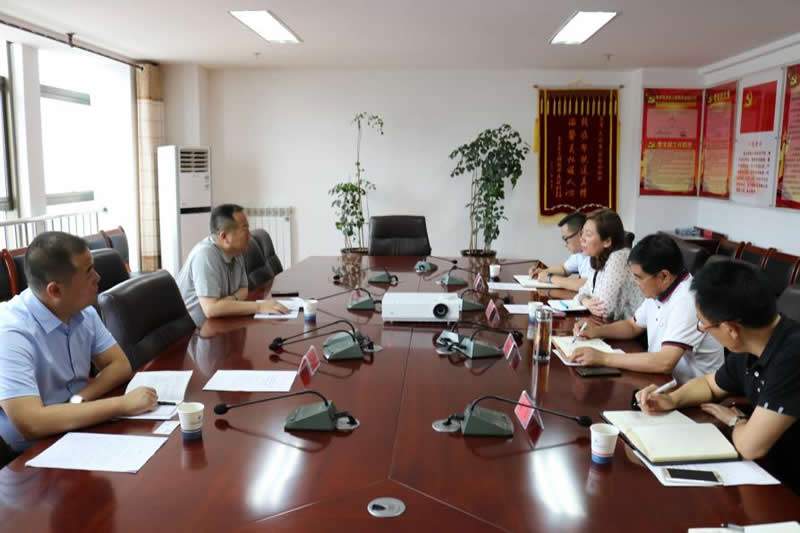 甘肅（天水）國際陸港管理委員會與甘肅金控?fù)?dān)保集團(tuán)召開業(yè)務(wù)對接座談會